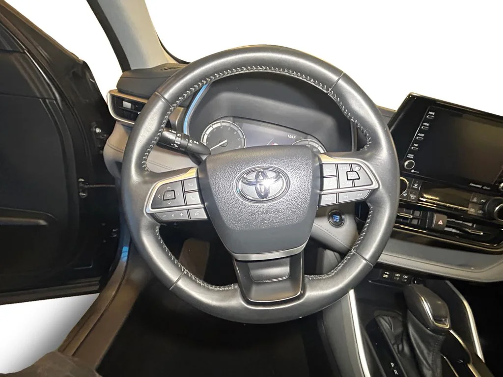 Used 2022 Magnetic Gray Metallic Toyota XLE image 12