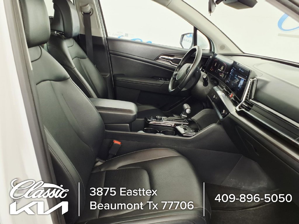 Used 2023 White Kia EX image 10