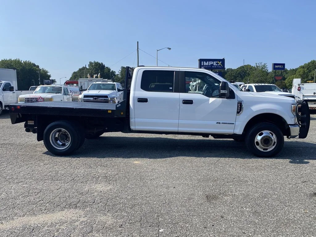 Used 2022 White Ford XL image 1