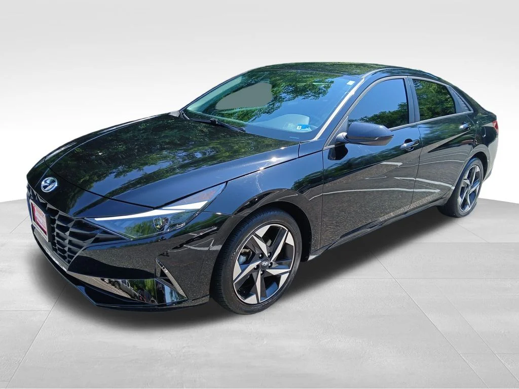 Used 2023 Black Hyundai SEL image 3