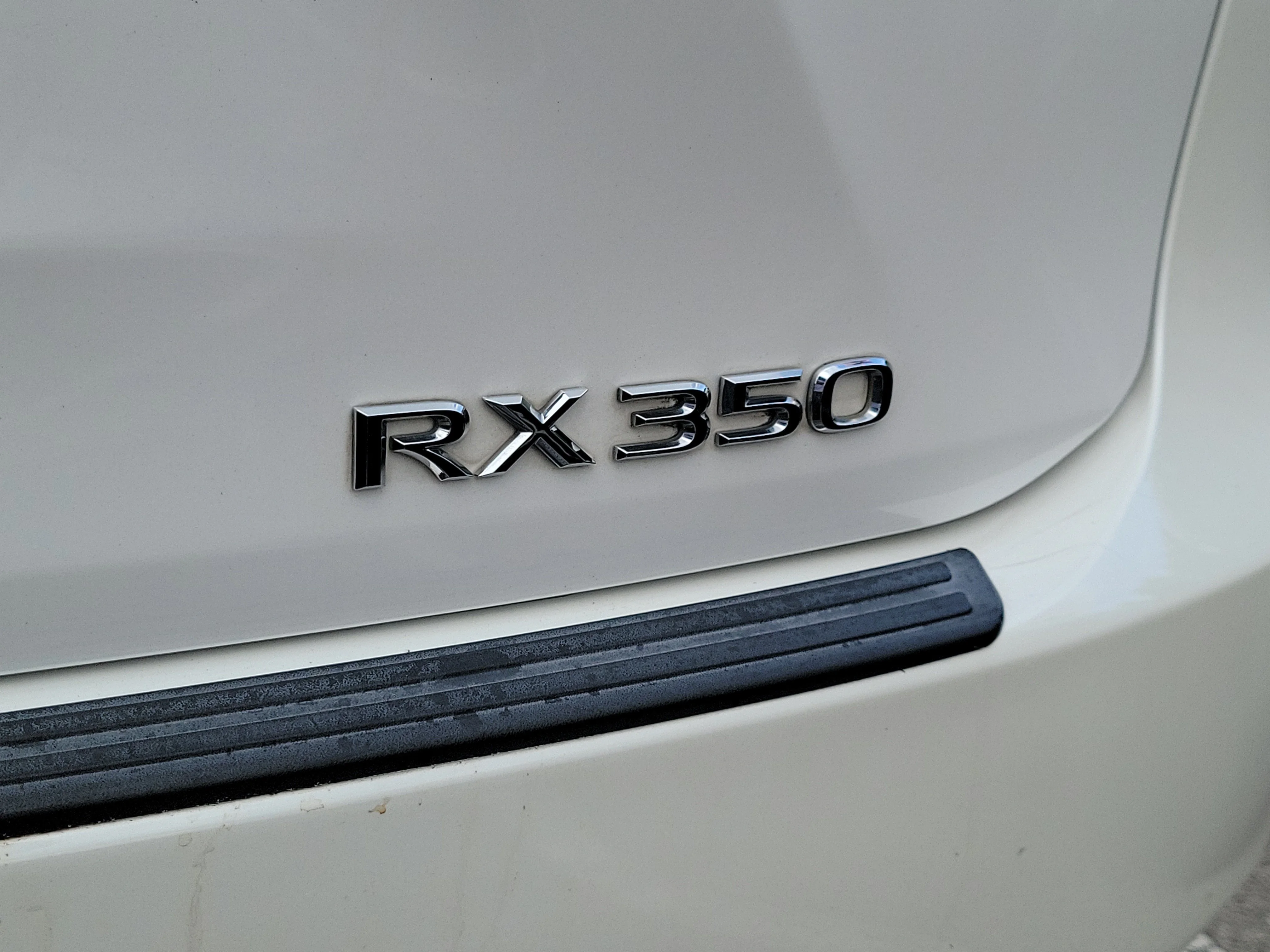 Used 2020 White Pearl Lexus RX 350 image 5