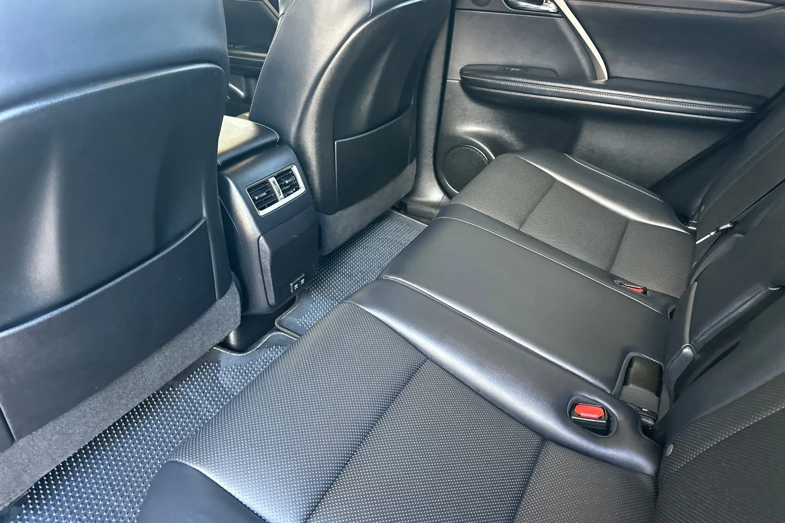 Used 2021 Silver Lexus 350 image 9