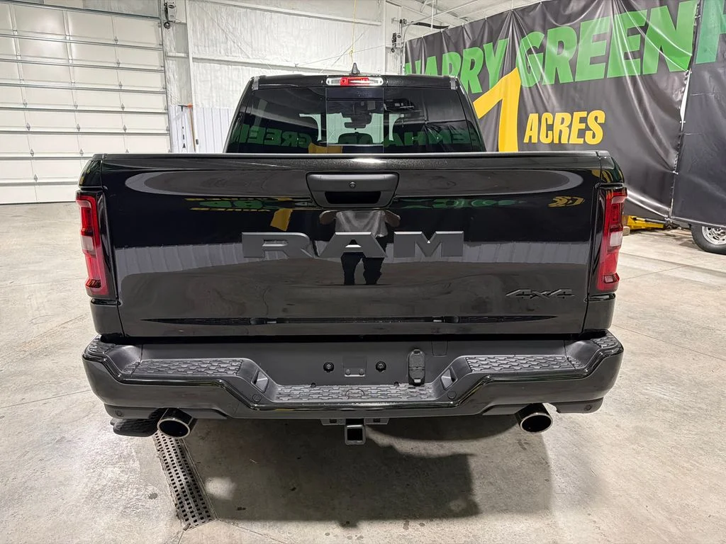 New 2026 Diamond Black Crystal Pearl-Coat Exterior Paint RAM Express image 7