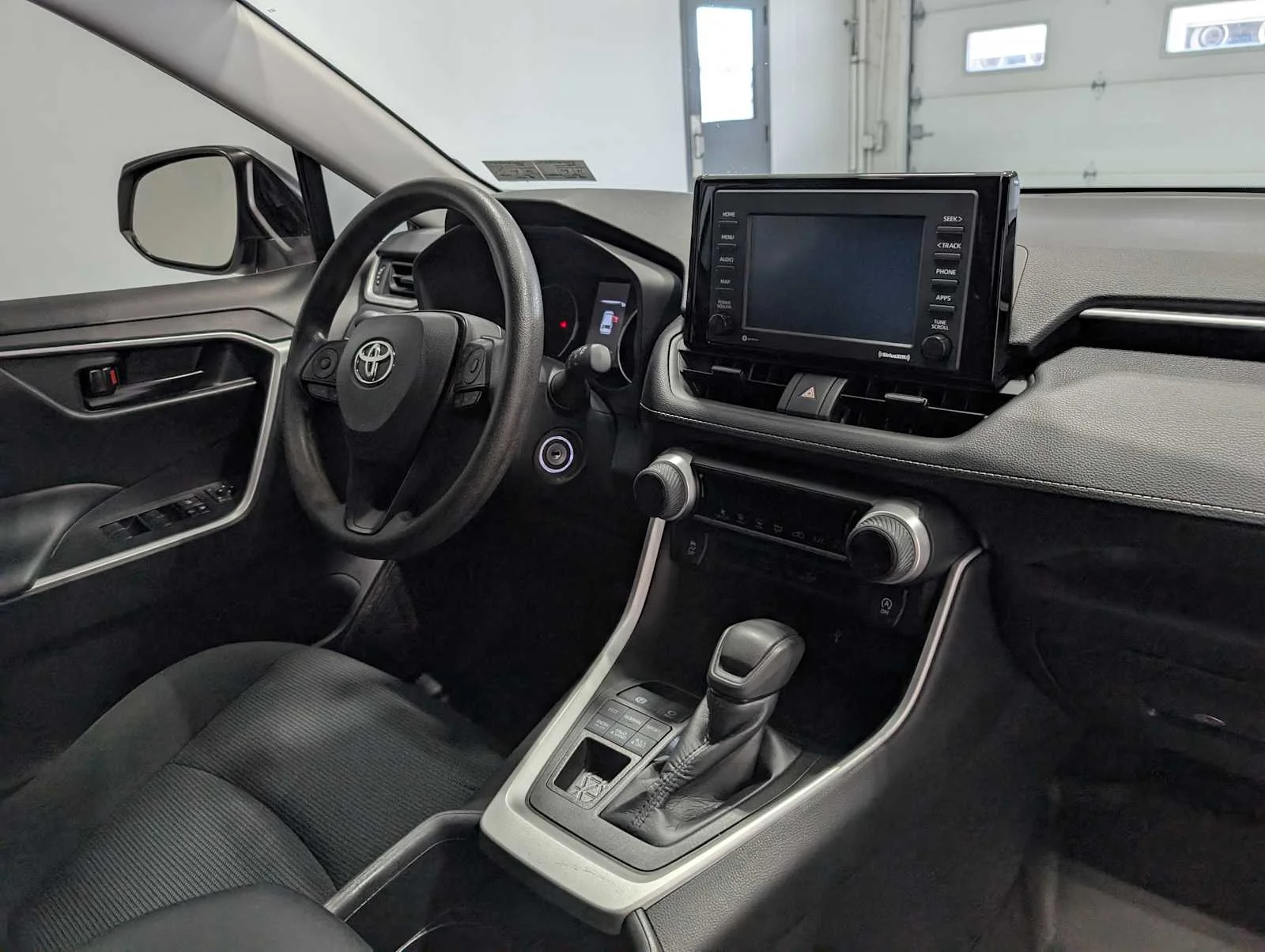 Used 2022 White Toyota LE image 39