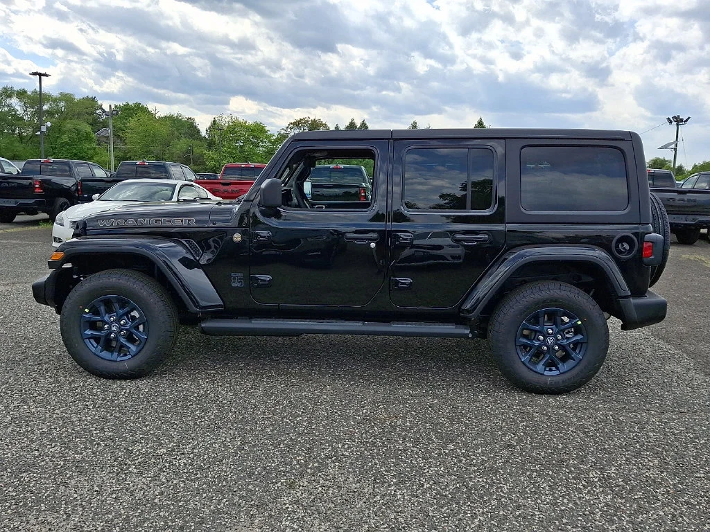 New 2026 Black Clear-Coat Exterior Paint Jeep 85th Anniversary image 5