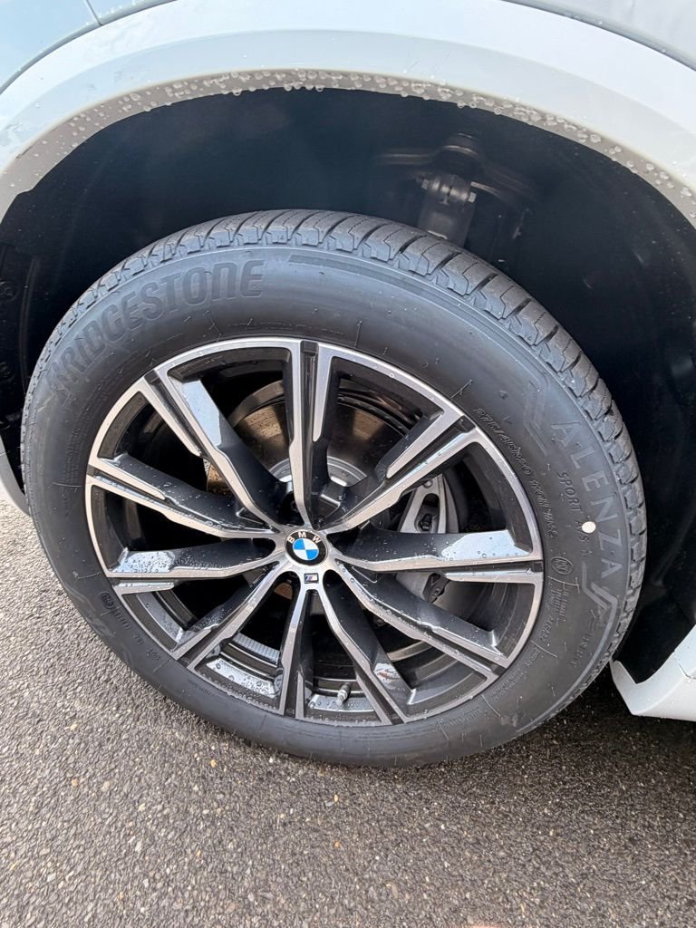 New 2026 Alpine White BMW xDrive40i image 6