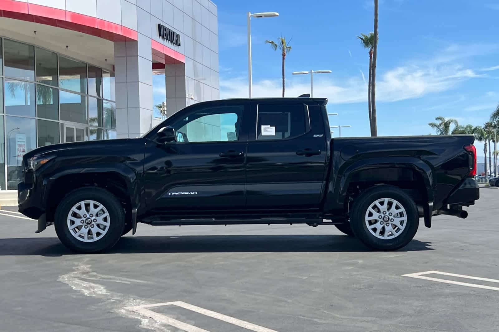 2026 Toyota Tacoma SR5 - Photo 7