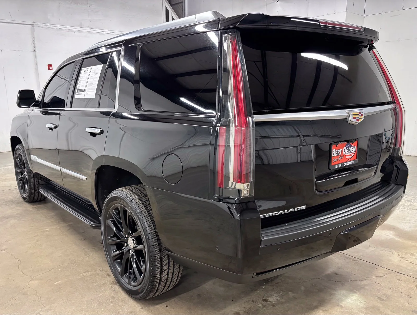 Used 2019 Black Cadillac Luxury image 4