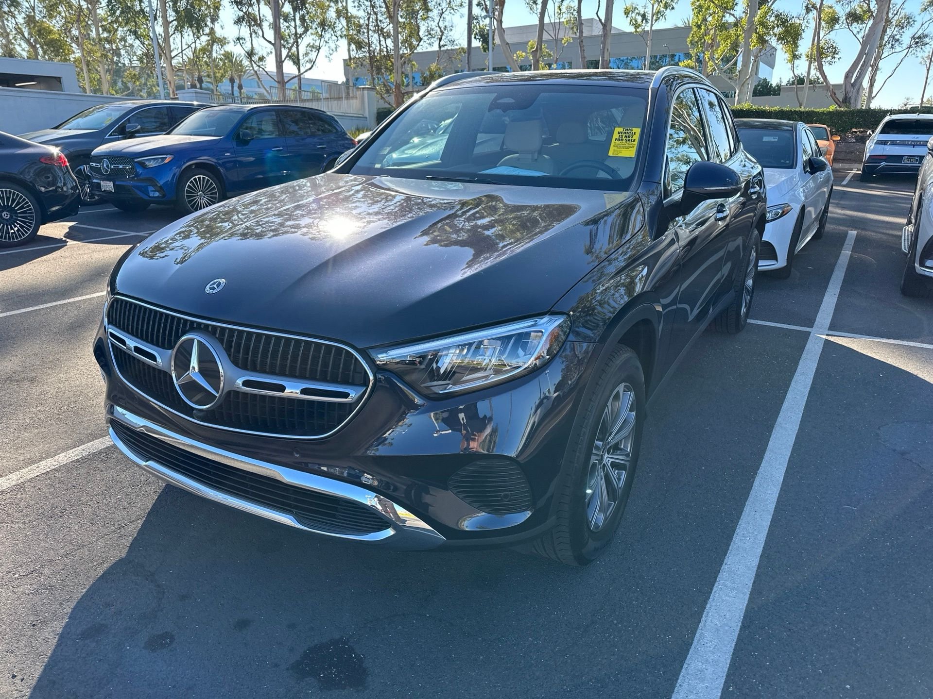 Used 2024  Mercedes-Benz GLC 300 image 1