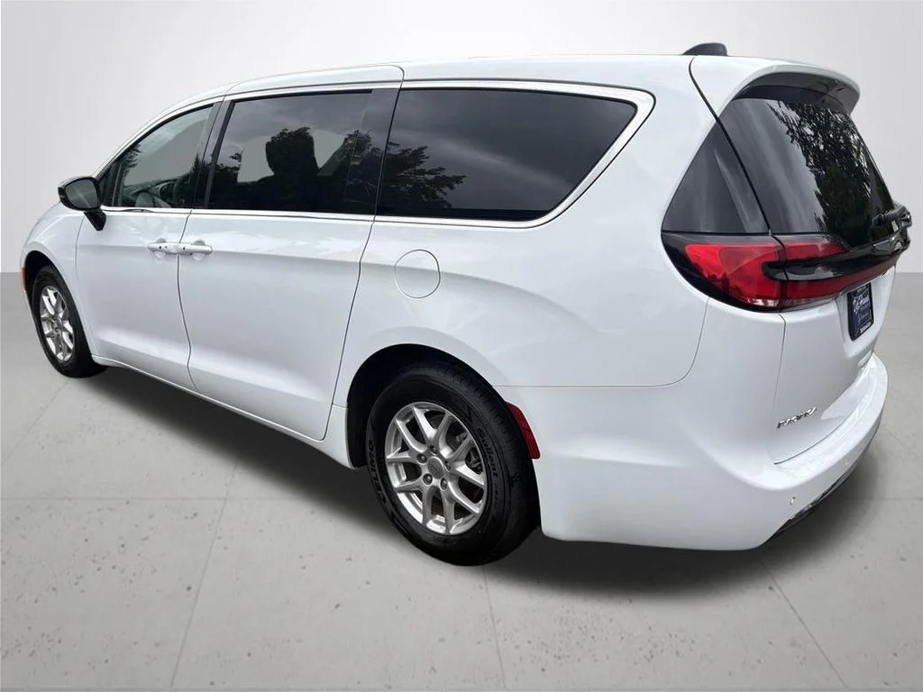 Used 2024 White Chrysler Touring L image 8