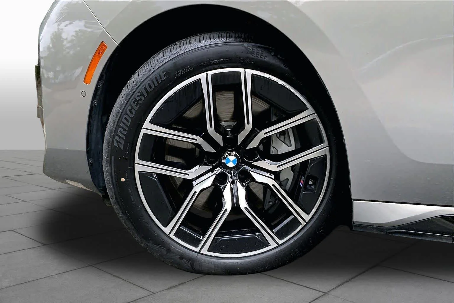 Certified Used 2023 Oxide Grey Met BMW 760i xDrive image 10