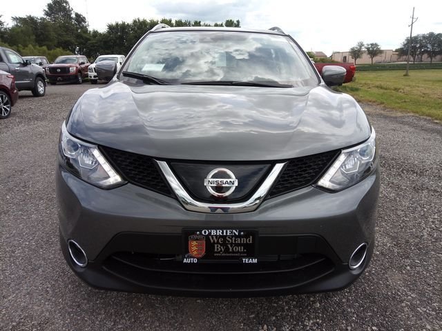Used 2019 Gun Metallic Nissan SL image 22