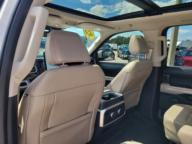 Used 2022 White Ford Limited image 14