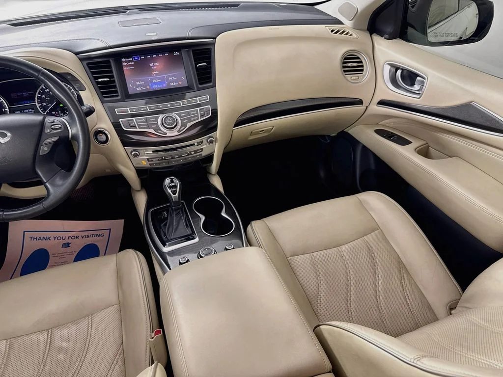 Used 2019 Majestic White INFINITI LUXE image 31