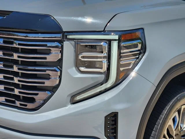 Used 2025 Thunderstorm Gray GMC Denali Ultimate image 9
