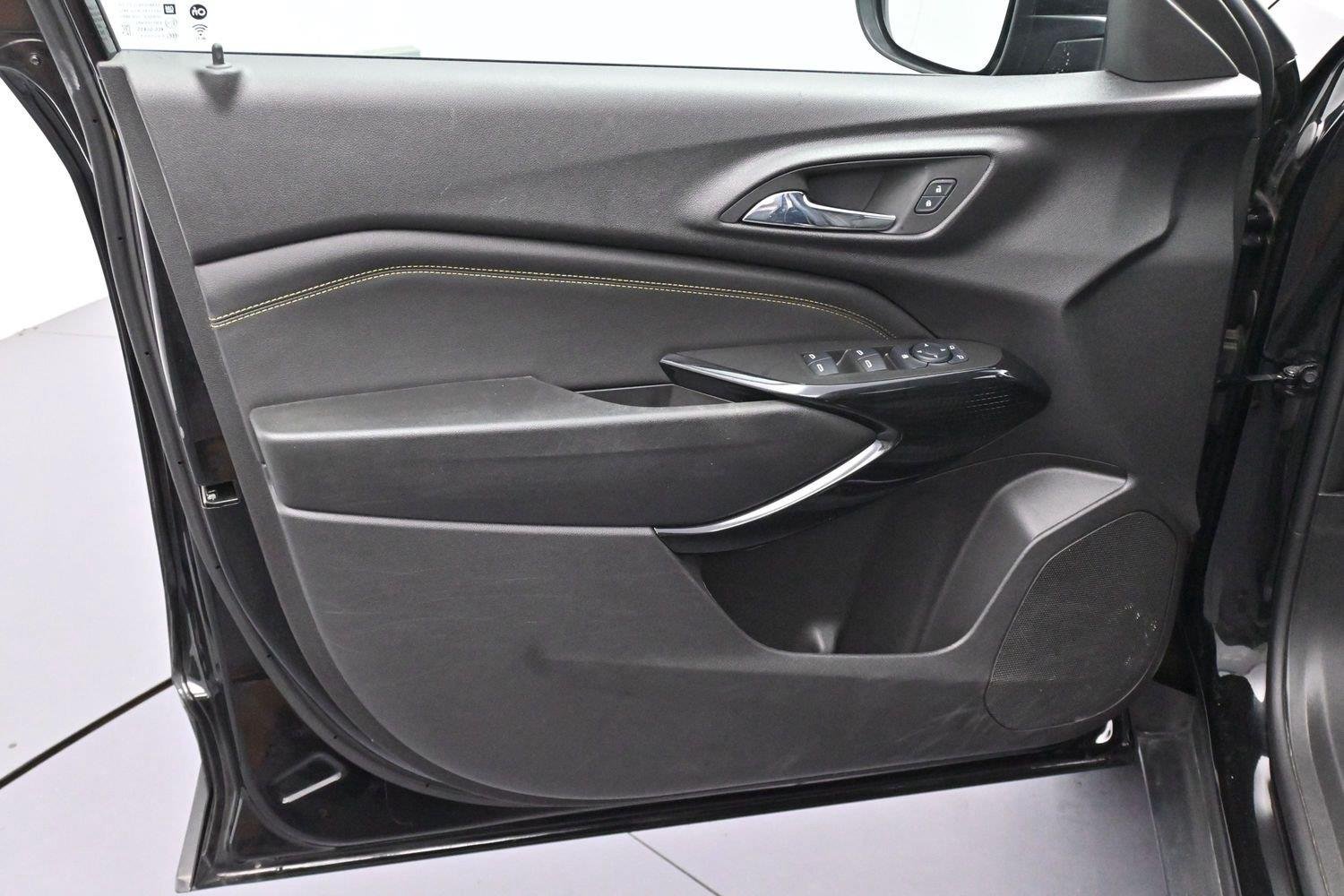 Used 2025 Mosaic Black Metallic Chevrolet ACTIV image 10