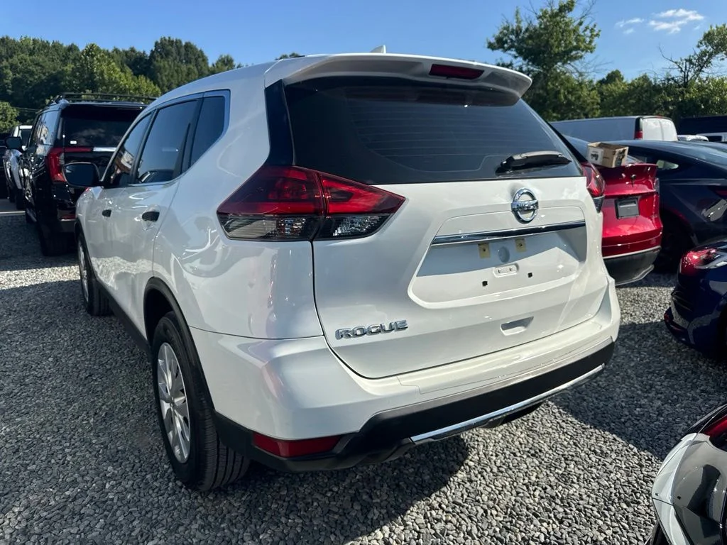 Used 2018 White Nissan S image 4