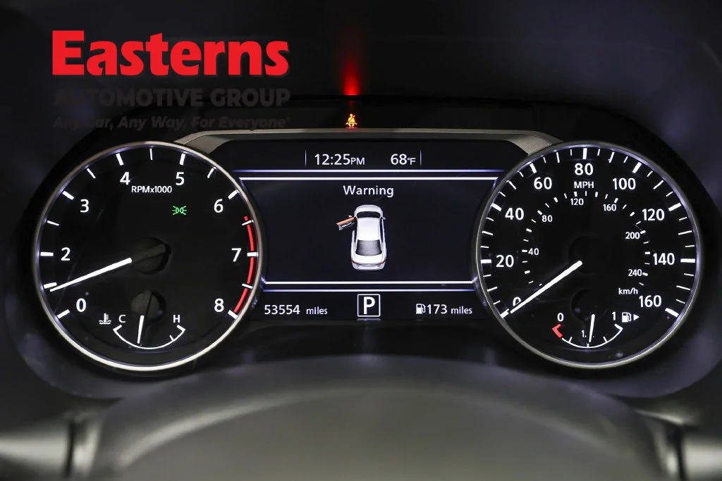 Used 2024 Gray Nissan SV image 18