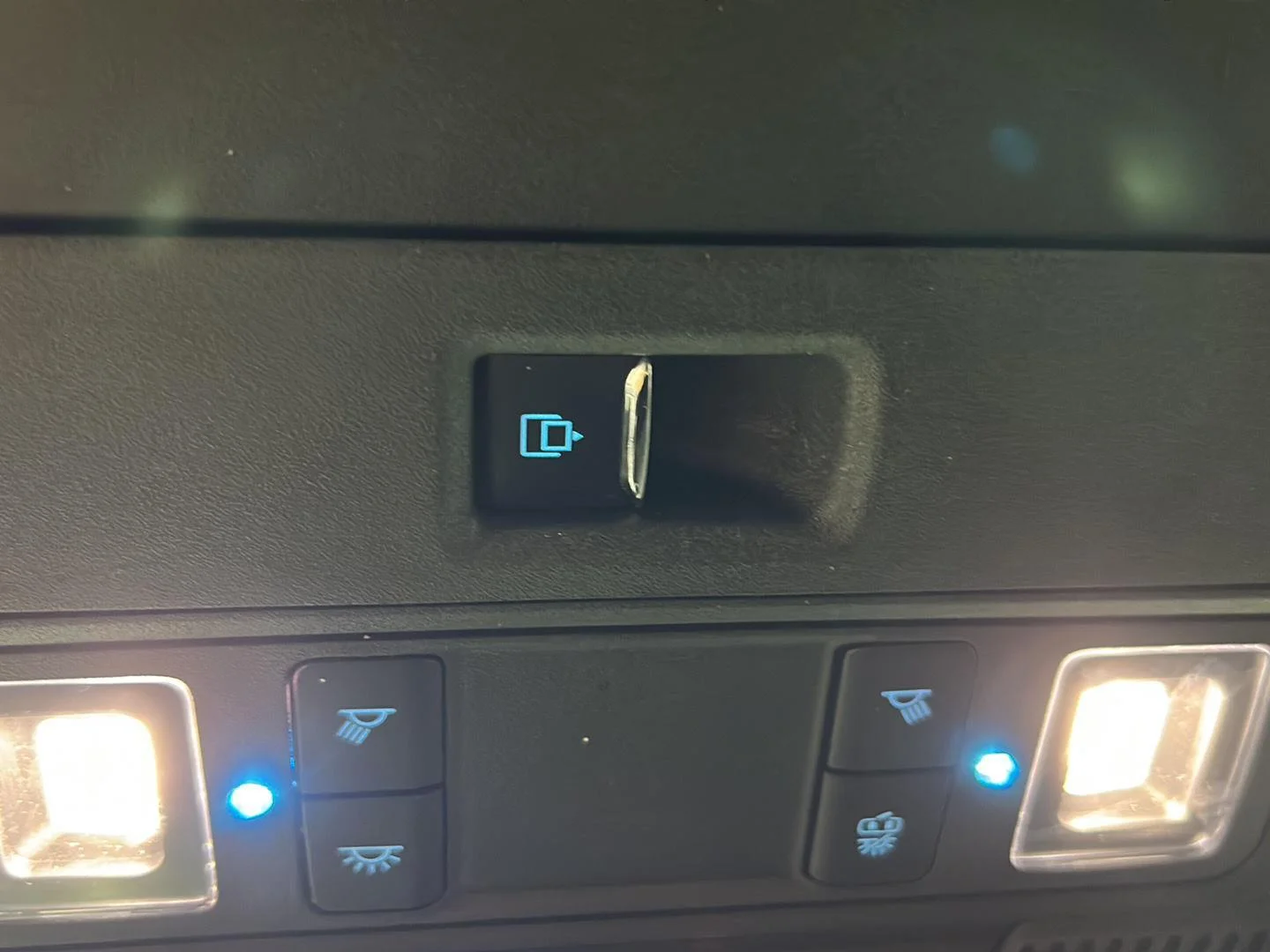 Used 2023 Avalanche Gray Ford XLT image 28