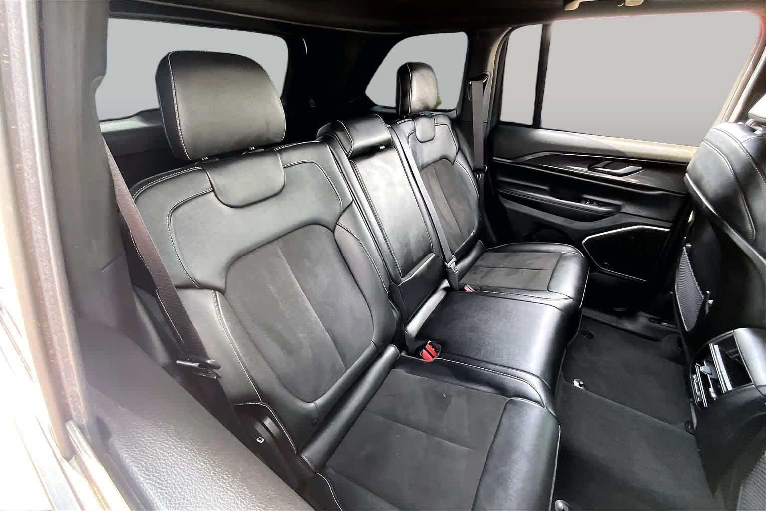 Used 2022 Bright White Clearcoat Jeep Altitude image 20