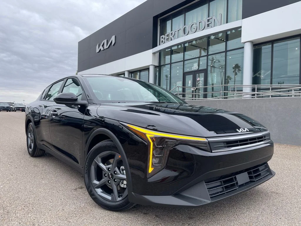 2026 Kia K4 LXS AT's photo
