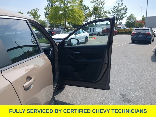 Used 2025 Beige/tan Nissan SV image 41