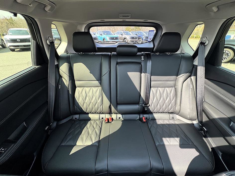 New 2026 Super Black Nissan Platinum image 27