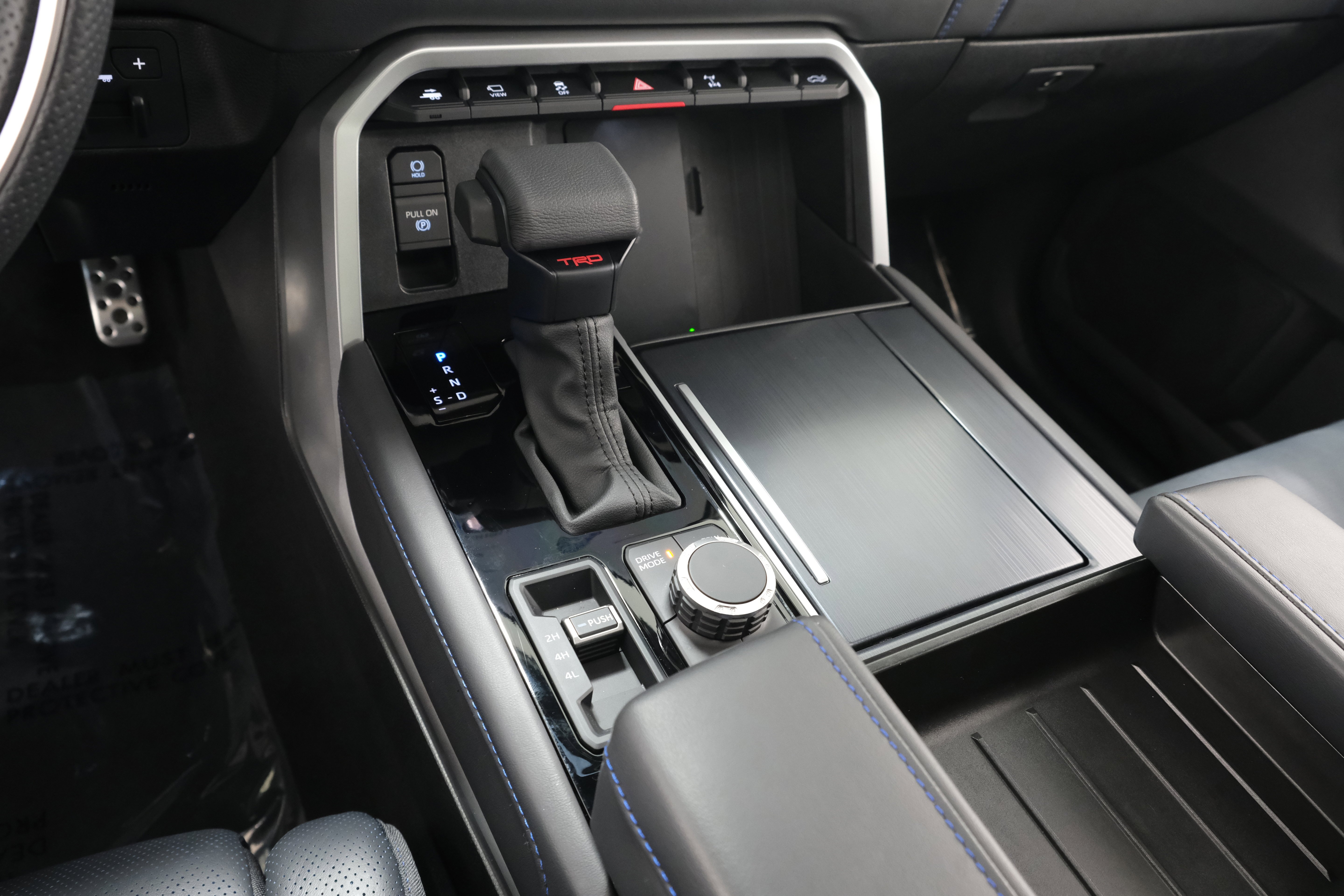 2025 Toyota Tundra Platinum - Photo 25