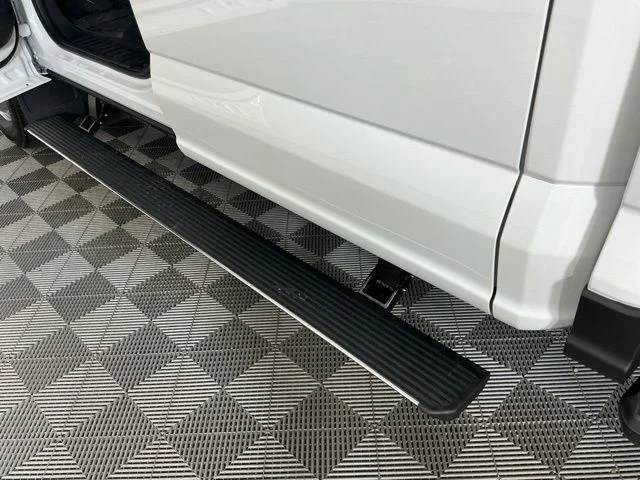 New 2026 Star White Metallic Tri-Coat Ford Lariat image 16