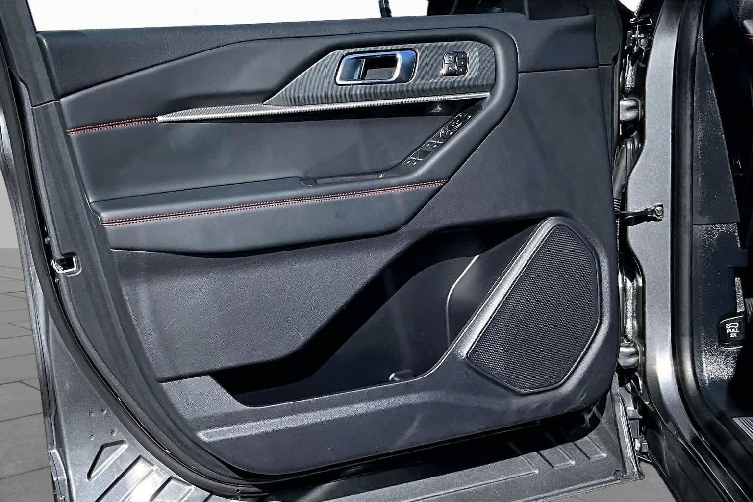 Used 2025 Carbonized Gray Ford ST-Line image 21