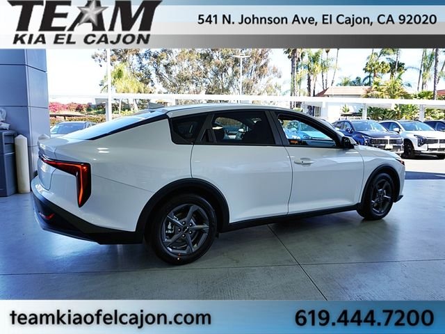 Used 2026 White Kia LXS image 9