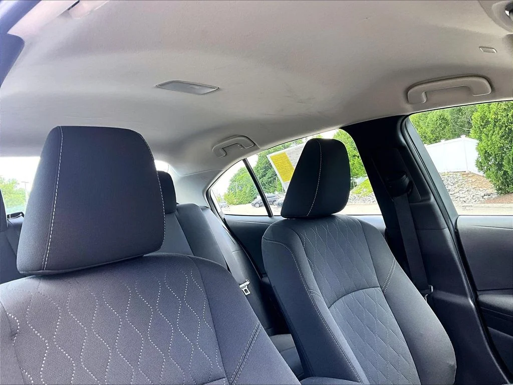 Used 2025 White Toyota LE image 22