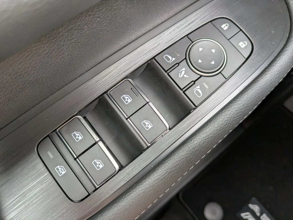 2026 Nissan Armada PRO-4X - Photo 23