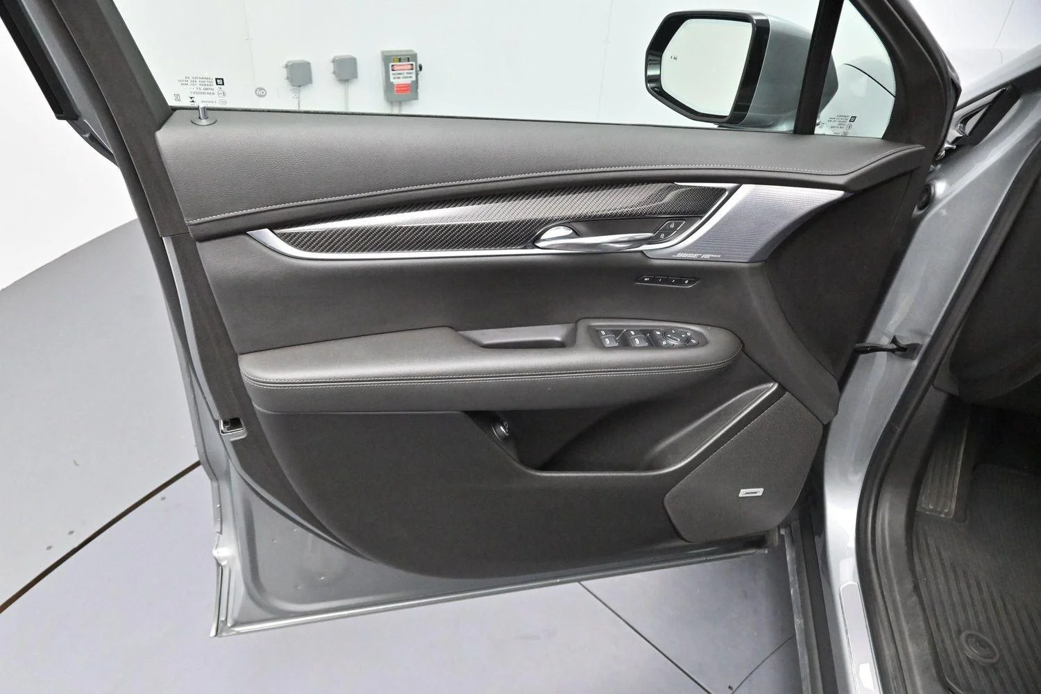Used 2024 Argent Silver Metallic Cadillac Sport image 9