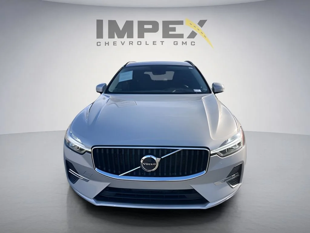 Used 2023 Gray Volvo Core image 8