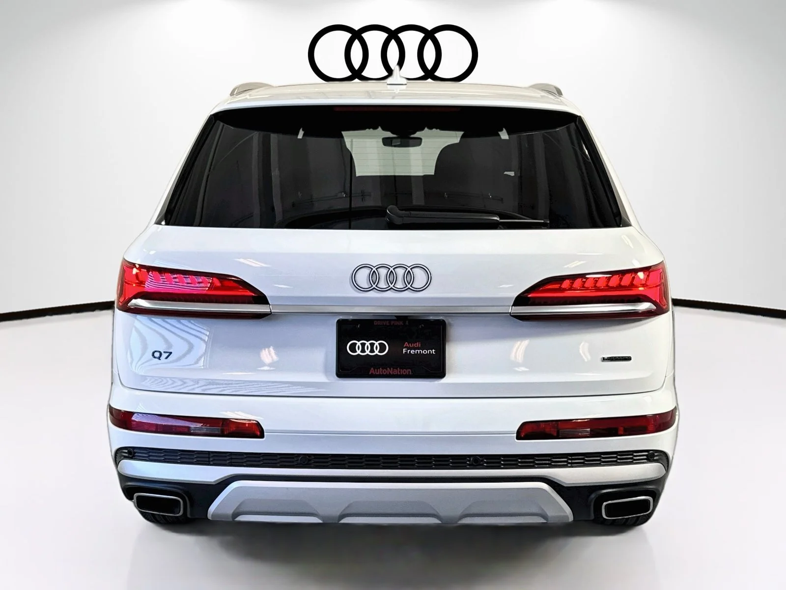 Used 2025 Carrara White Audi Premium image 5
