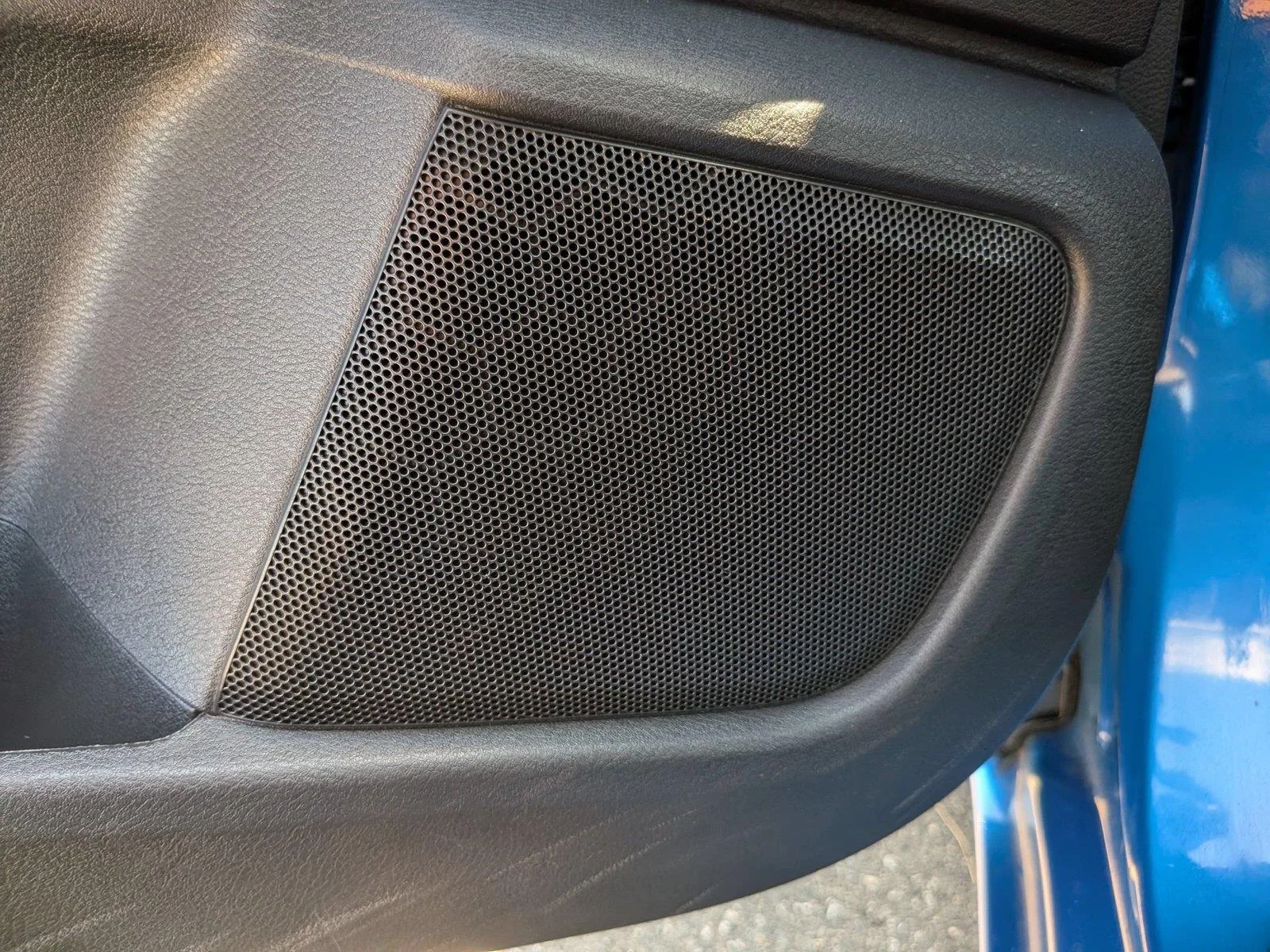 Used 2025 Electric Blue Metallic Nissan SV image 17