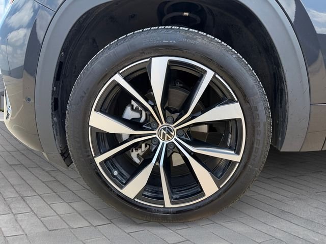 Used 2025  Volkswagen 2.0T SEL Premium R-Line image 9