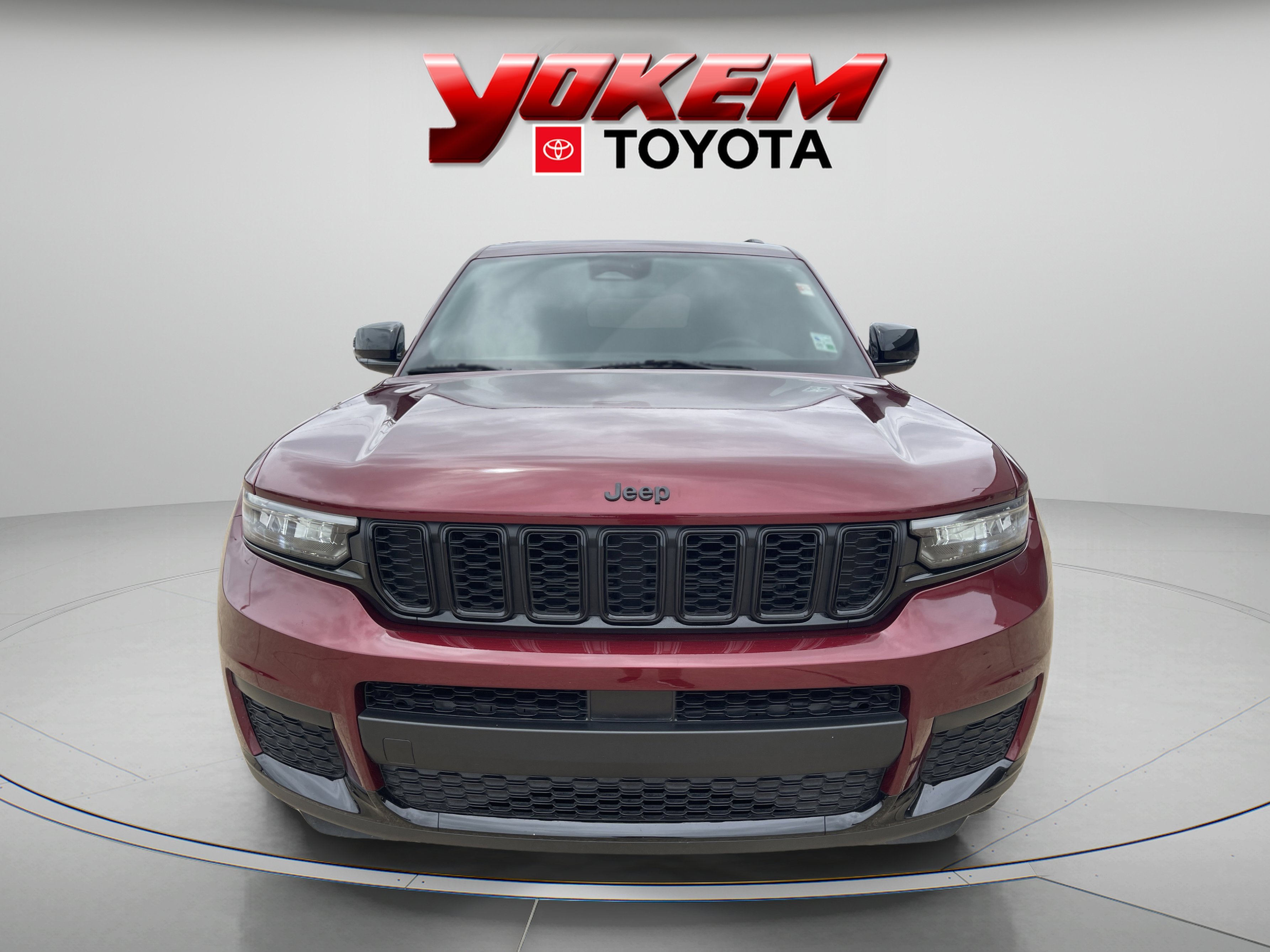 Used 2023 Velvet Red Pearlcoat Jeep Altitude image 7