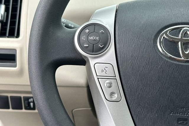 Used 2014 Beige Toyota Three image 28
