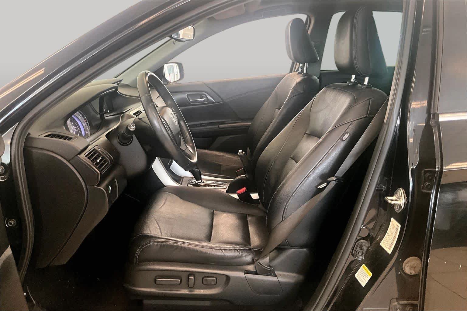 Used 2015 Crystal Black Pearl Honda EX-L image 7