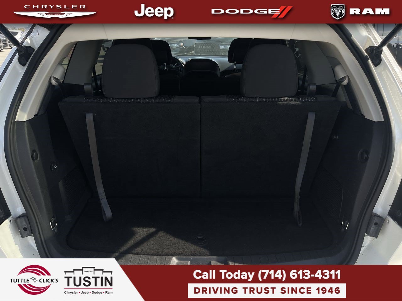 Used 2019 White Noise Tri-Coat Dodge SE image 40