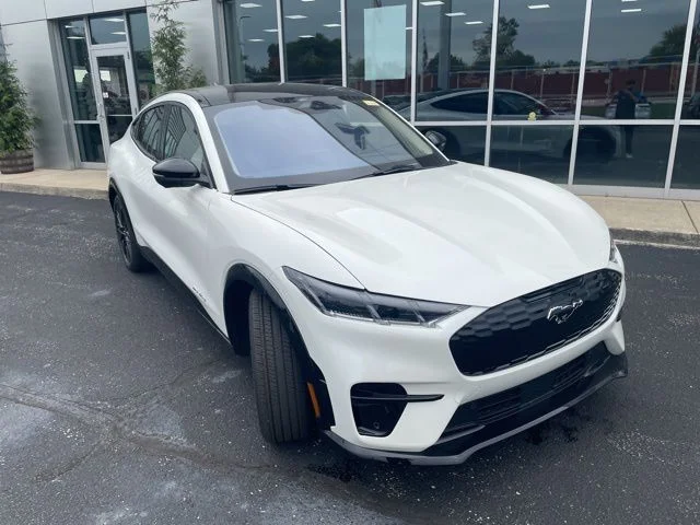 New 2025 Star White Metallic Tri-coat Ford Premium image 2