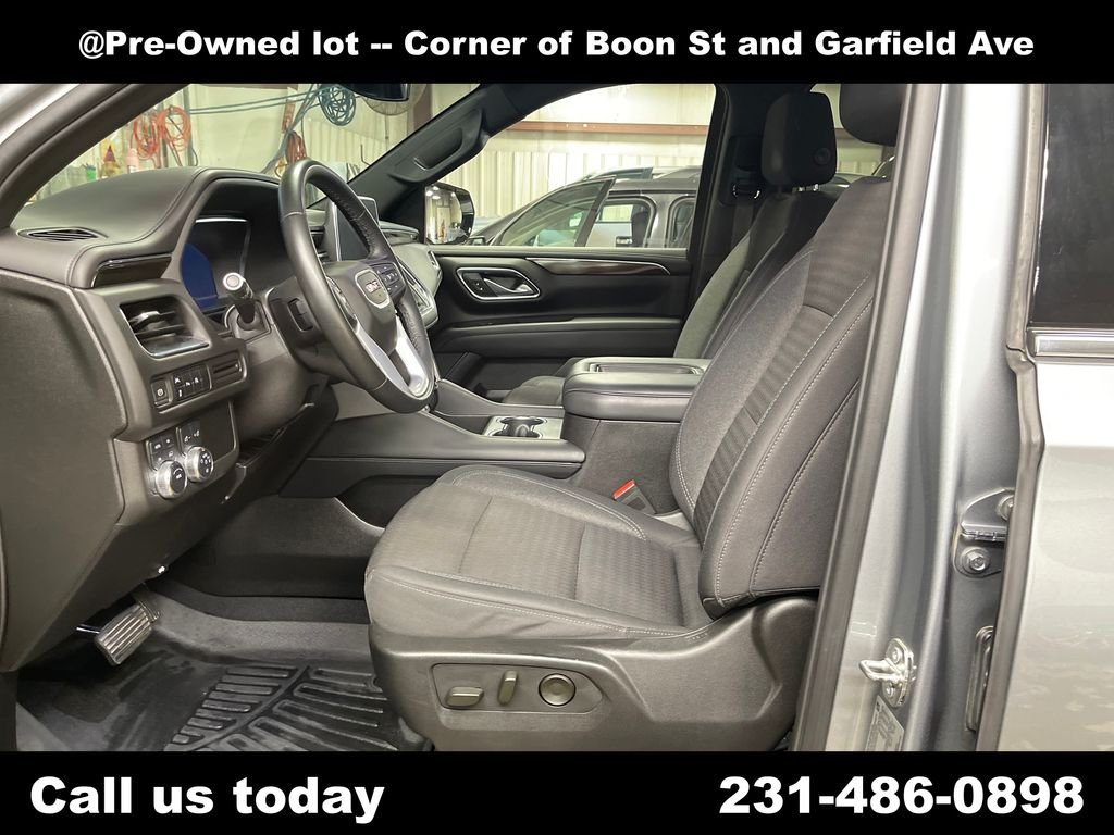 Used 2023  GMC SLE image 14