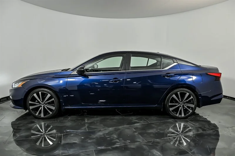 2022 Nissan Altima SR - Photo 6