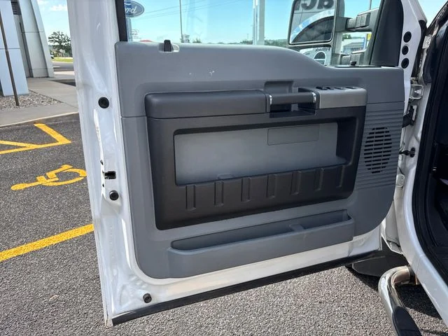 Used 2016 Oxford White Ford XLT image 16