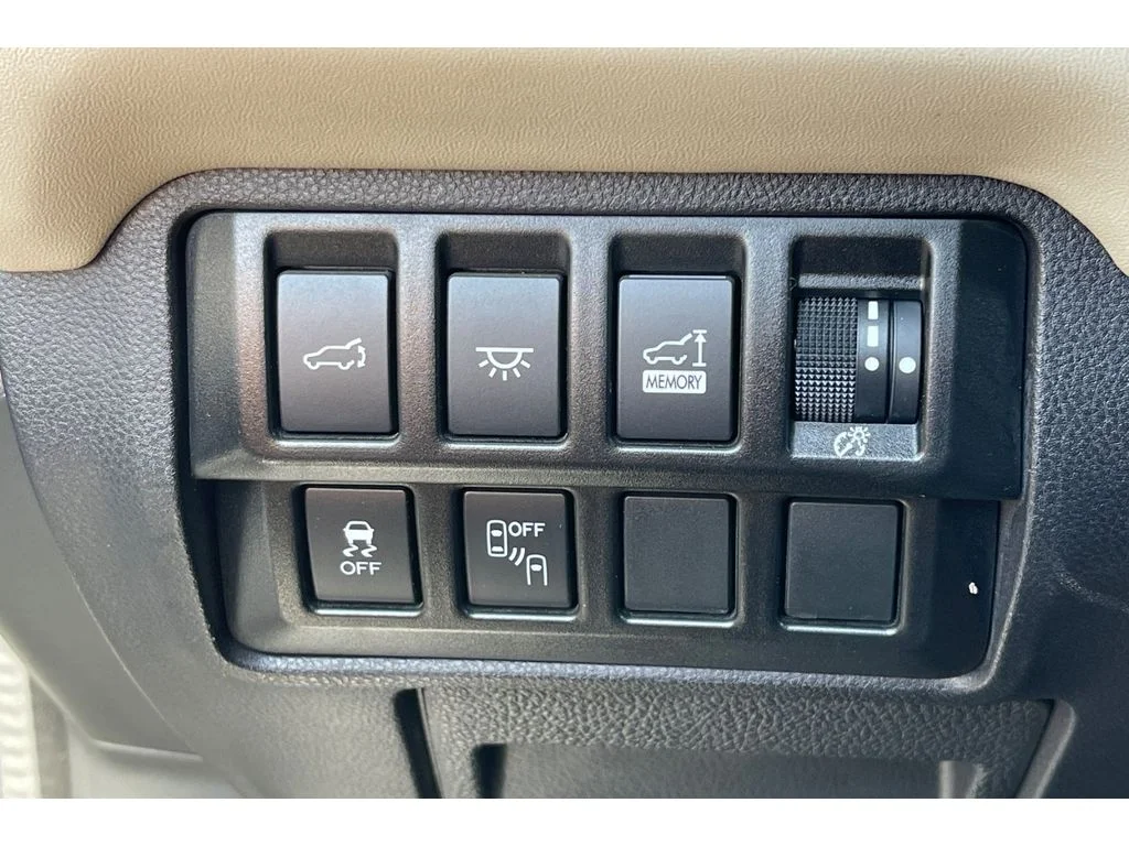 Used 2021 Crystal White Pearl Subaru Touring image 43