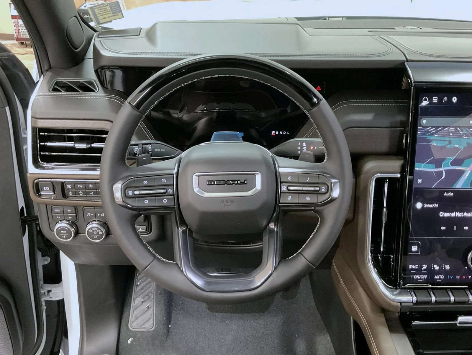 2026 GMC Yukon XL Denali Ultimate - Photo 11