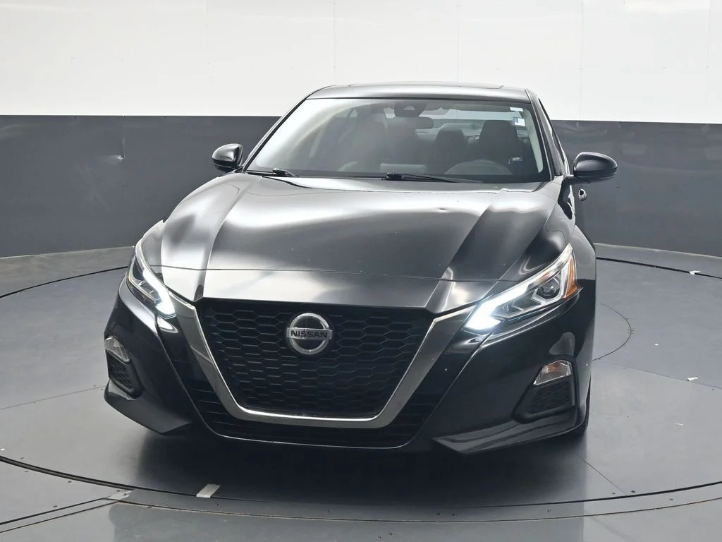 Used 2021 Black Nissan 2.5 SR image 13