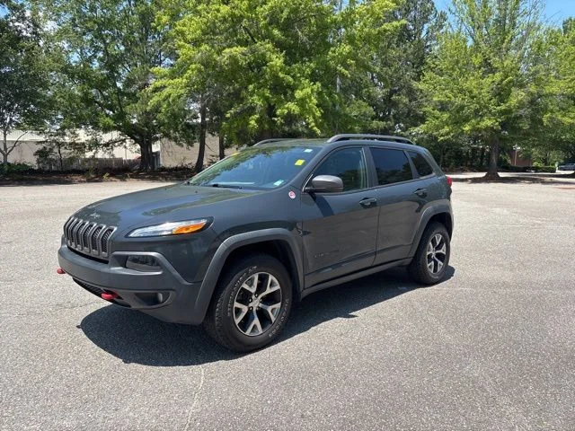Used 2017 Gray Jeep Trailhawk image 1